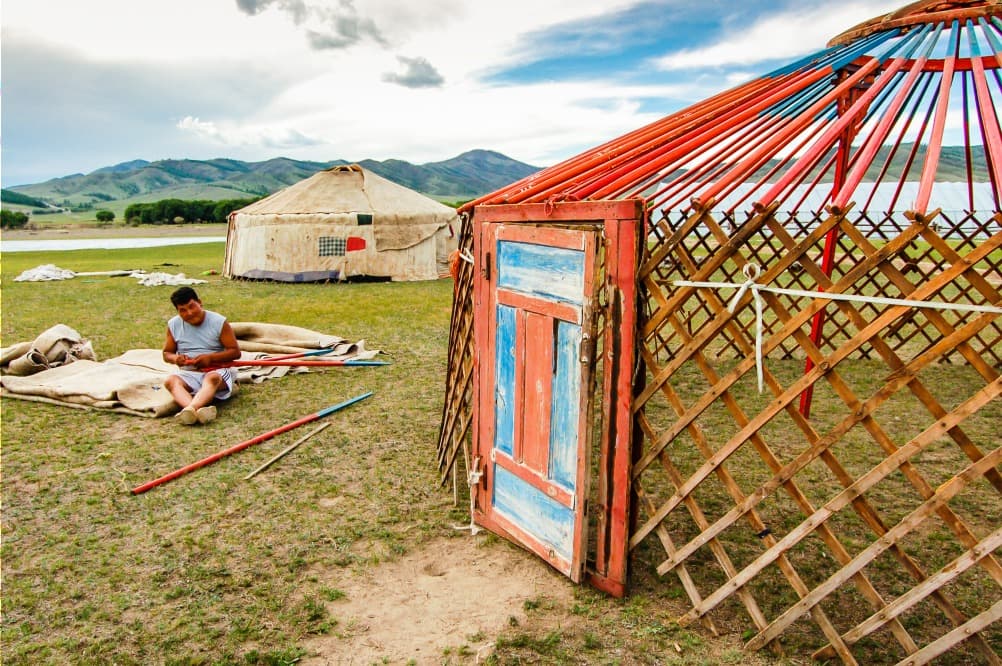 put up the yurt